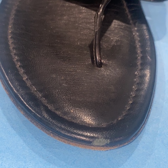 Prada black patent leather thong sandals size 40 - Picture 6 of 7